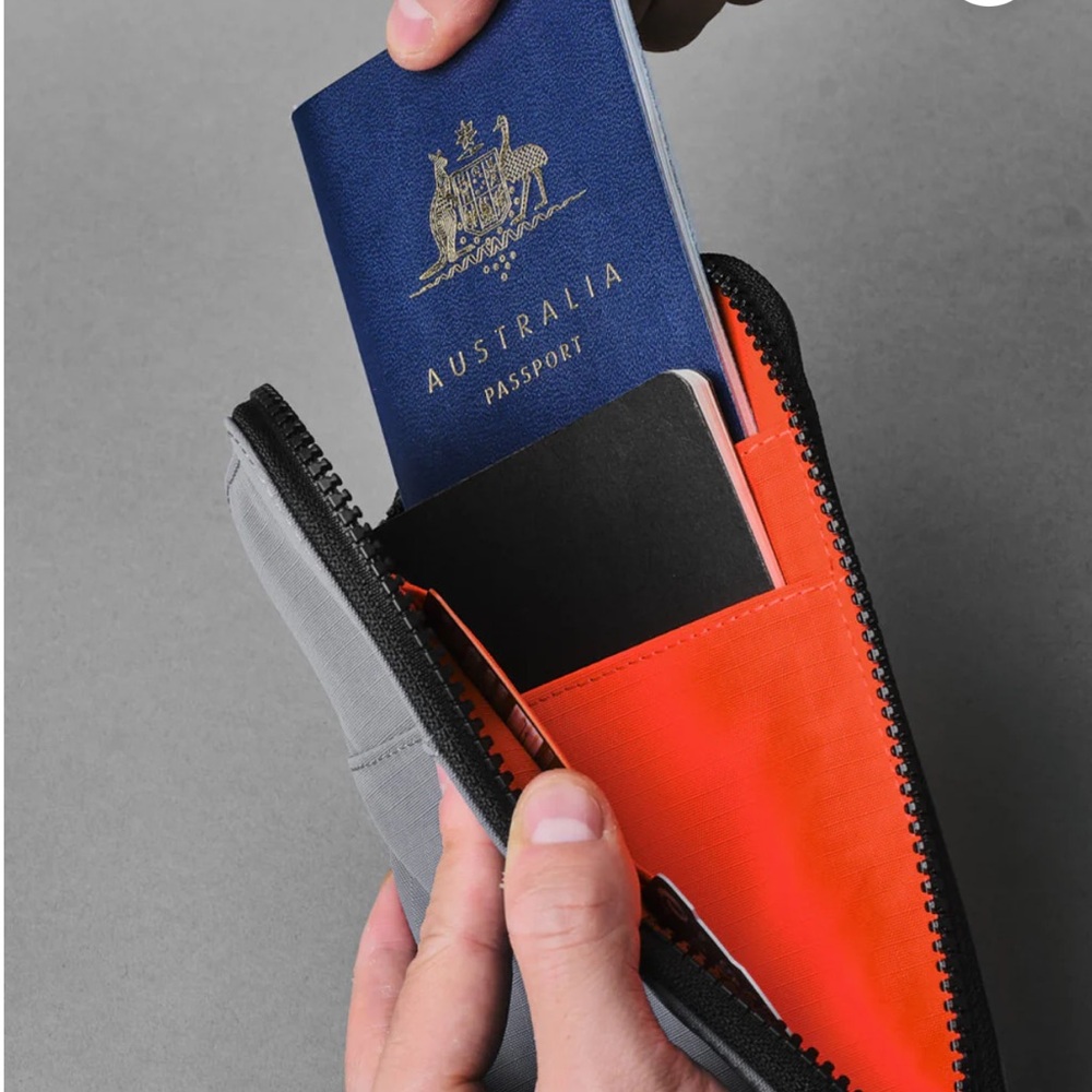 NWT Alpaka Zip Travel Wallet A3 - Picture 8 of 9